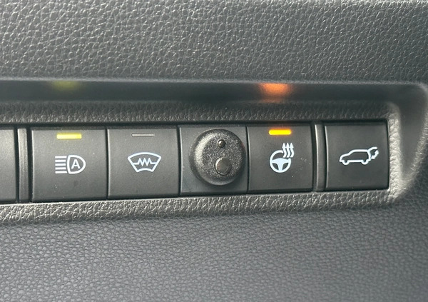Toyota RAV4 cena 139900 przebieg: 121510, rok produkcji 2019 z Tuchola małe 742